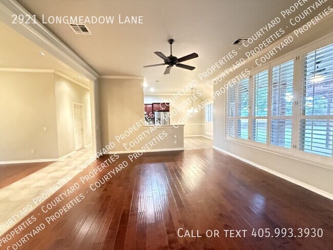 Building Photo - 2921 Longmeadow Ln