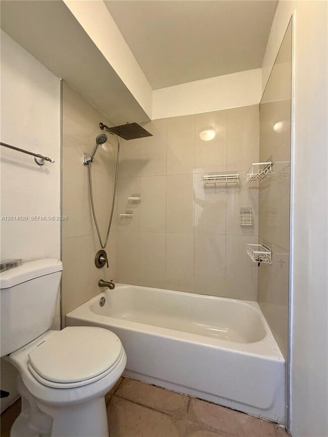 Building Photo - 10875 SW 112th Ave