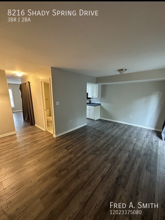 Building Photo - 8216 Shady Spring Dr