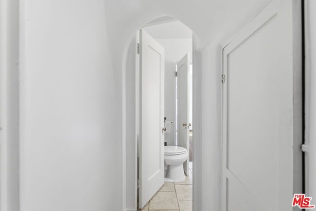 Building Photo - 1307 S Longwood Ave