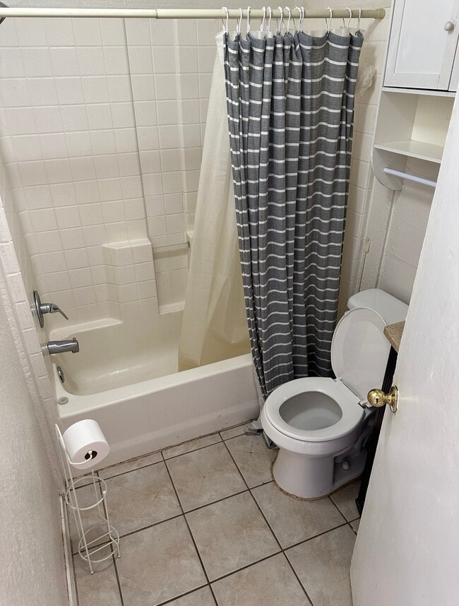 Building Photo - 106 E Vaughn Ave