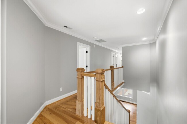 Building Photo - 520 Iverson Way