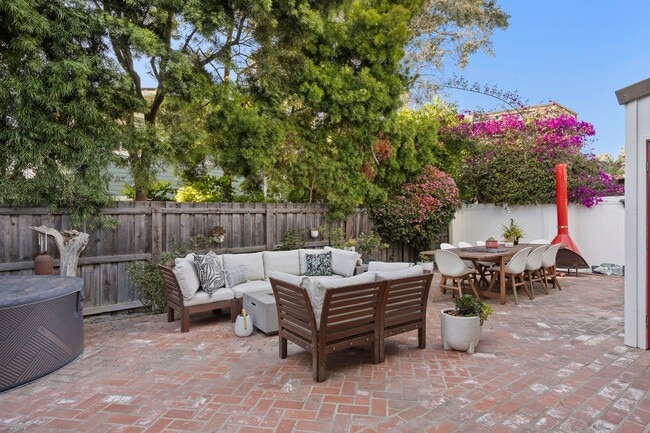 Building Photo - Ventura | Pierpont | 4 Bedroom + 3 Bathroom