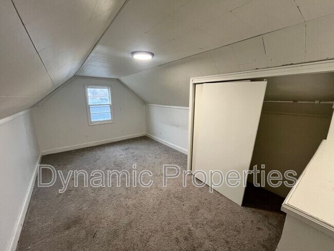 Building Photo - 2537 S 46th Ave