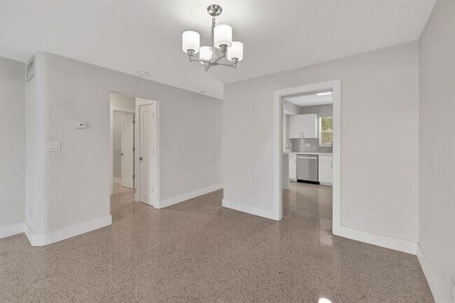 Building Photo - 2190 NE 51st Ct