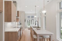 Building Photo - Stunning End Unit Townhome in Salemtown
