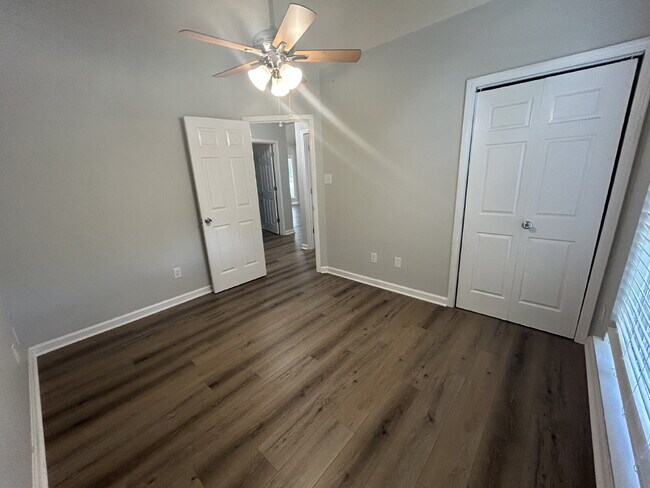 Building Photo - 158 Pennington Pl