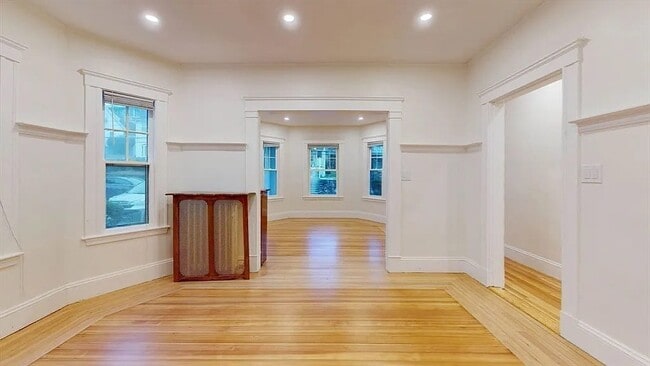Building Photo - 147 Langdon Ave