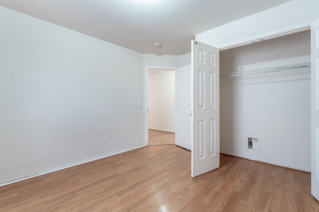 Building Photo - 5700 SE 87th St