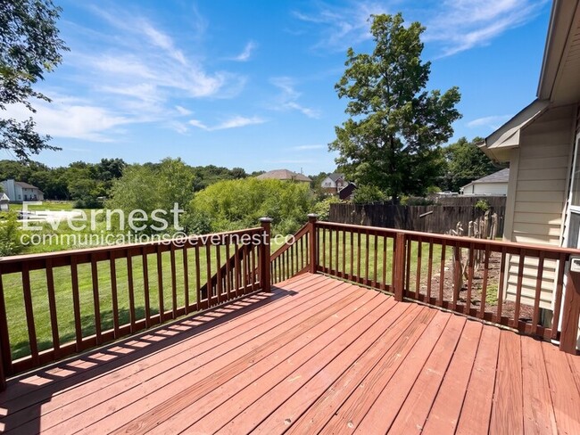 Building Photo - 3-Bed/2-Bath Home with Fireplace and 2-Car Garage/Available Now!