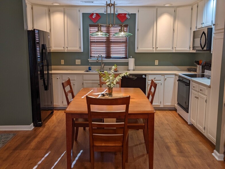 Kitchen - 116 Shenandoah Dr