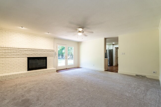 Building Photo - 4718 Rembert Dr