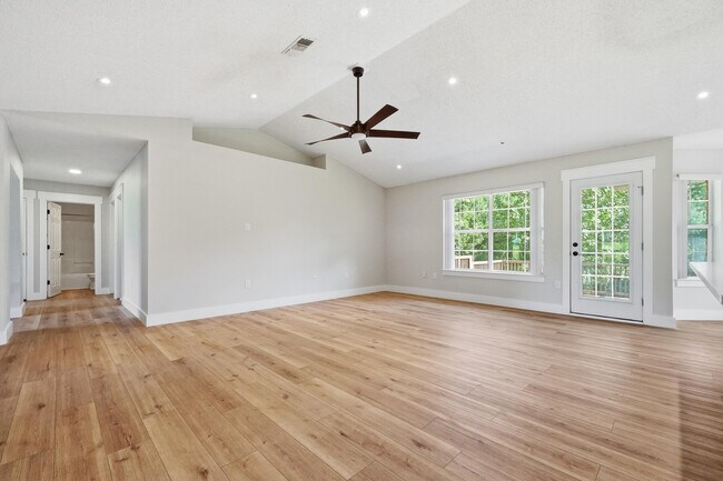 Building Photo - 4881 Traxx St