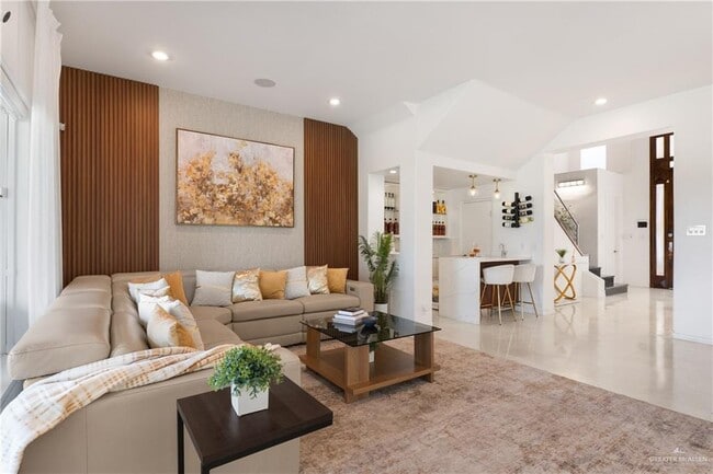 Building Photo - 28 Rio Grande Dr