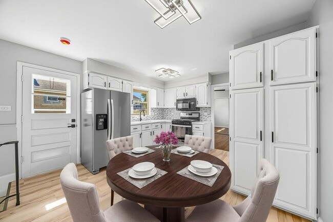 Building Photo - 12549 S Tripp Ave