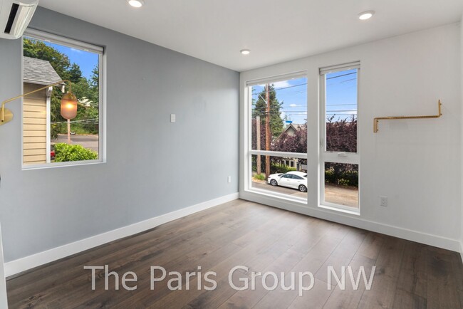 Building Photo - Modern 2BR Columbia City/Hillman City Town...