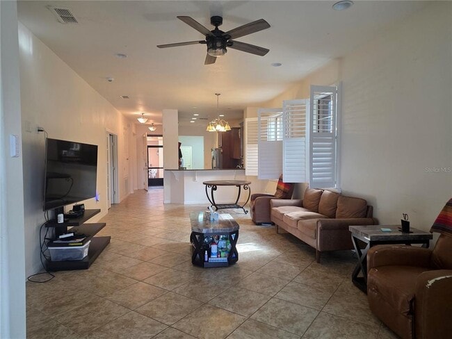 Building Photo - 2435 Palm Tree Dr