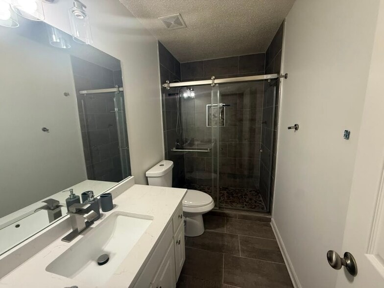 Building Photo - 130 Marbrook Trce