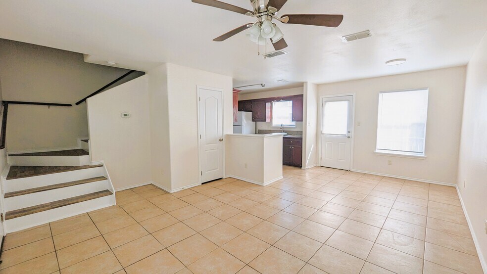 Building Photo - 813 W Arroyo Park Ln