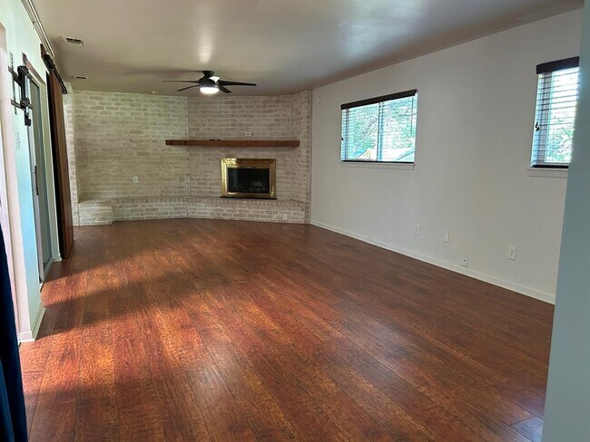 Building Photo - 2403 Dijon Dr