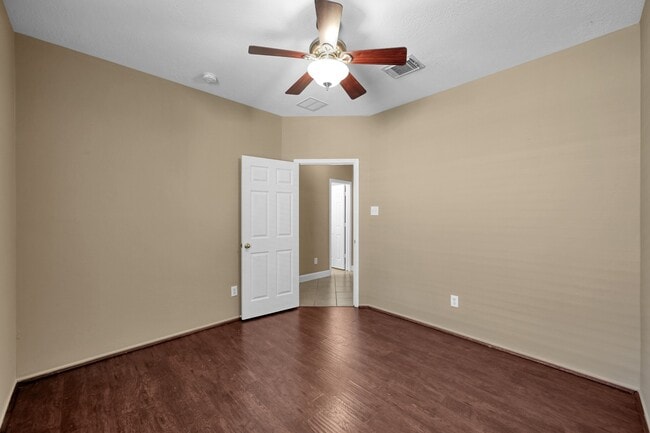 Building Photo - 952 Crannog Way