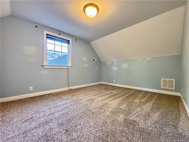 Building Photo - 506 S 14th St