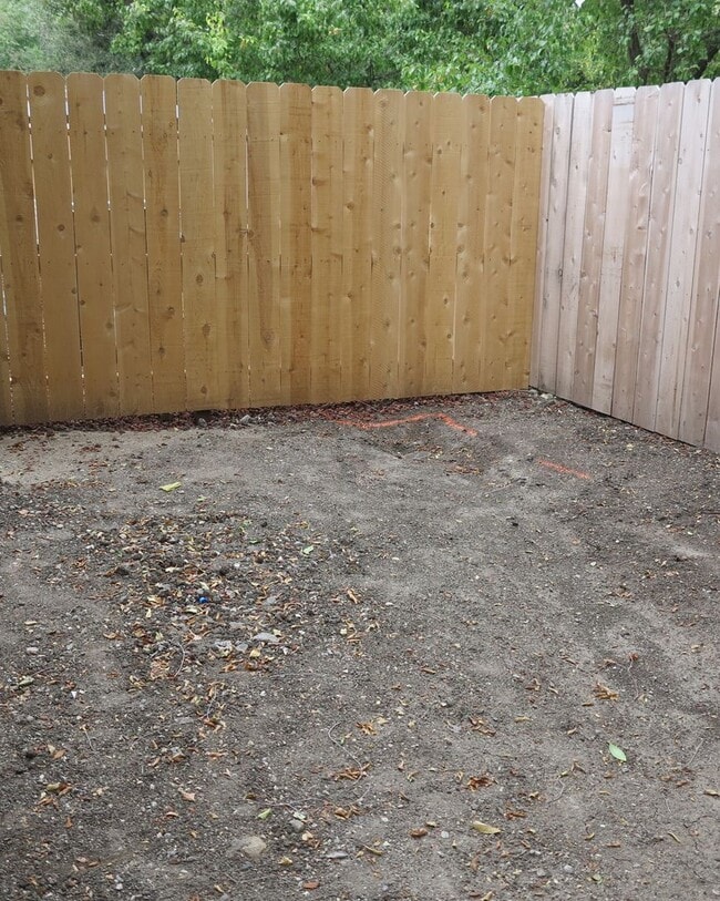 Building Photo - Charming 3 Bedroom & 2.5 Bathroom Available in Atascadero!