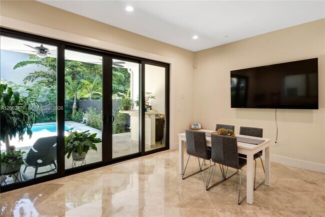 Building Photo - 3141 Day Ave