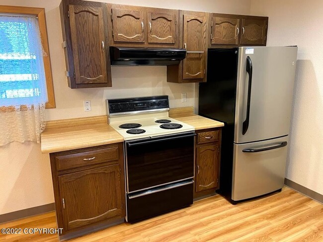 Building Photo - Nicely Updated East Anchorage Condo!