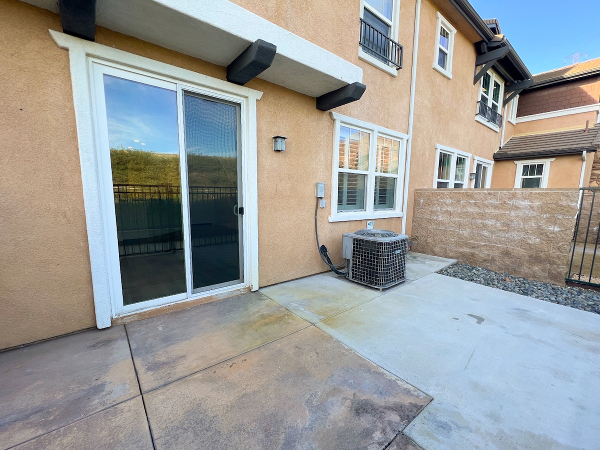 Building Photo - 16710 Nicklaus Dr