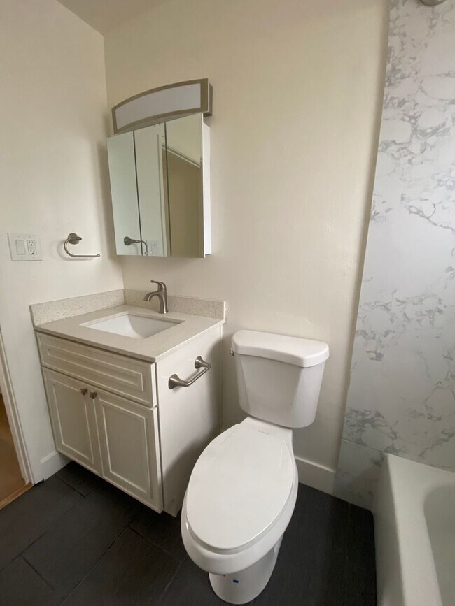 Building Photo - 2140 California St