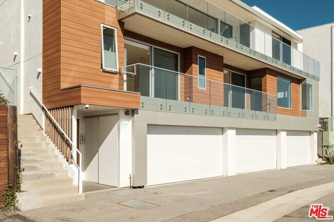 Building Photo - 18223 Coastline Dr