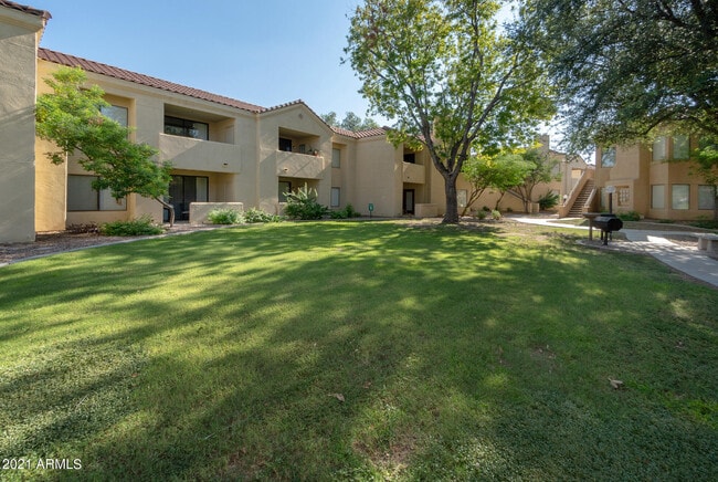 Building Photo - 7575 E Indian Bend Rd