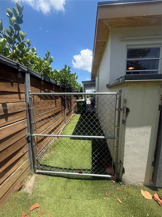 Building Photo - 9040 SW 156th St