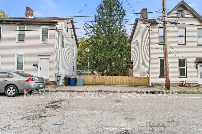 Building Photo - 30 Woodville Ave