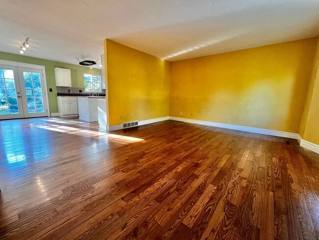 Building Photo - Charming 4 bed, 2 bath Home in North Fort ...