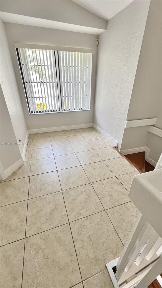 Building Photo - 9657 SW 152nd Ave