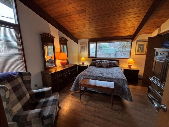 Building Photo - 278 Charlestown Beach Rd