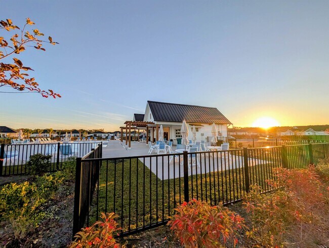 Building Photo - 1508 Regal Fern Wy