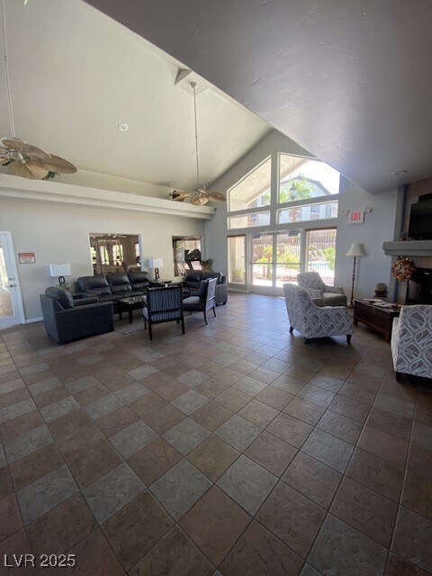 Building Photo - 2305 W Horizon Ridge Pkwy