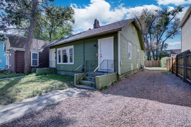 Building Photo - Turn of the Century Bungalow 1 bed, Downtown, 1 Block from CO College