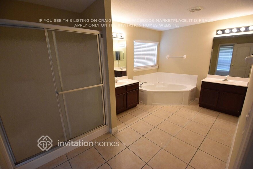 Building Photo - 7957 Rex Hill Trail