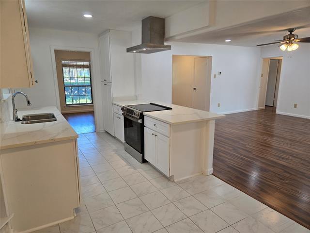 Building Photo - 1712 Syracuse Dr