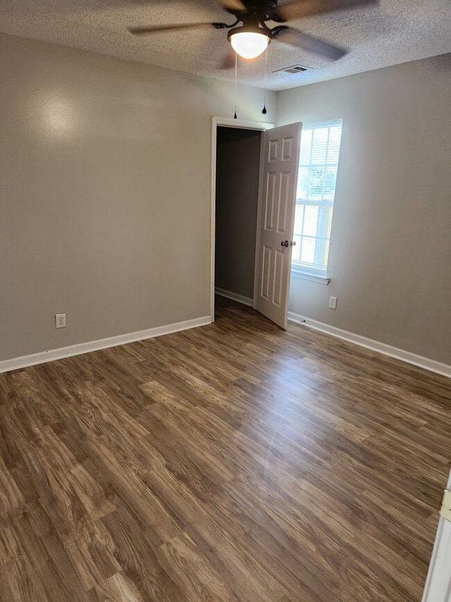 Building Photo - 306 Haverhill Cir