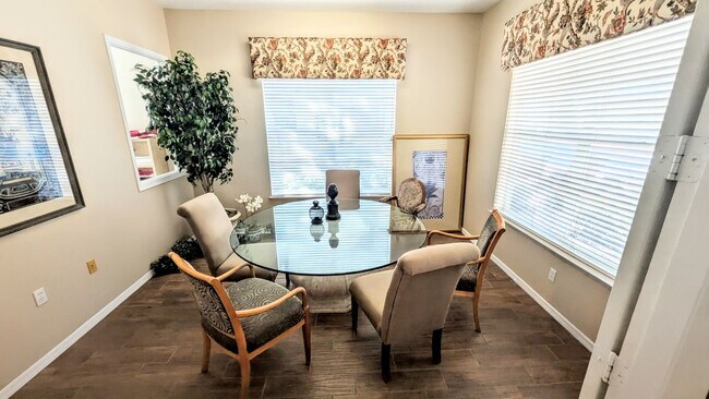 Building Photo - 6-12 month TURNKEY FURNISHED GOUNG FLOOR 2/2 CONDO