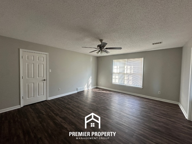 Building Photo - Spacious 4BR Cordova Home w/ Brick Fireplace, 2 Dining Areas & Covered Patio