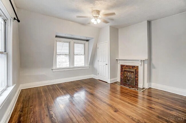 Building Photo - 2312 Norwood Ave