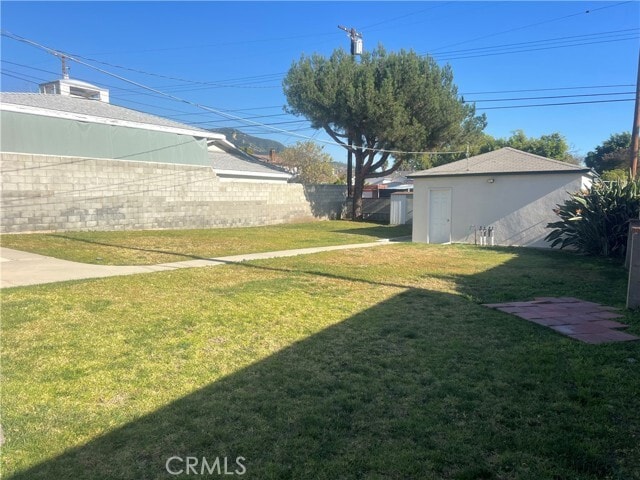 Building Photo - 810 E Tujunga Ave