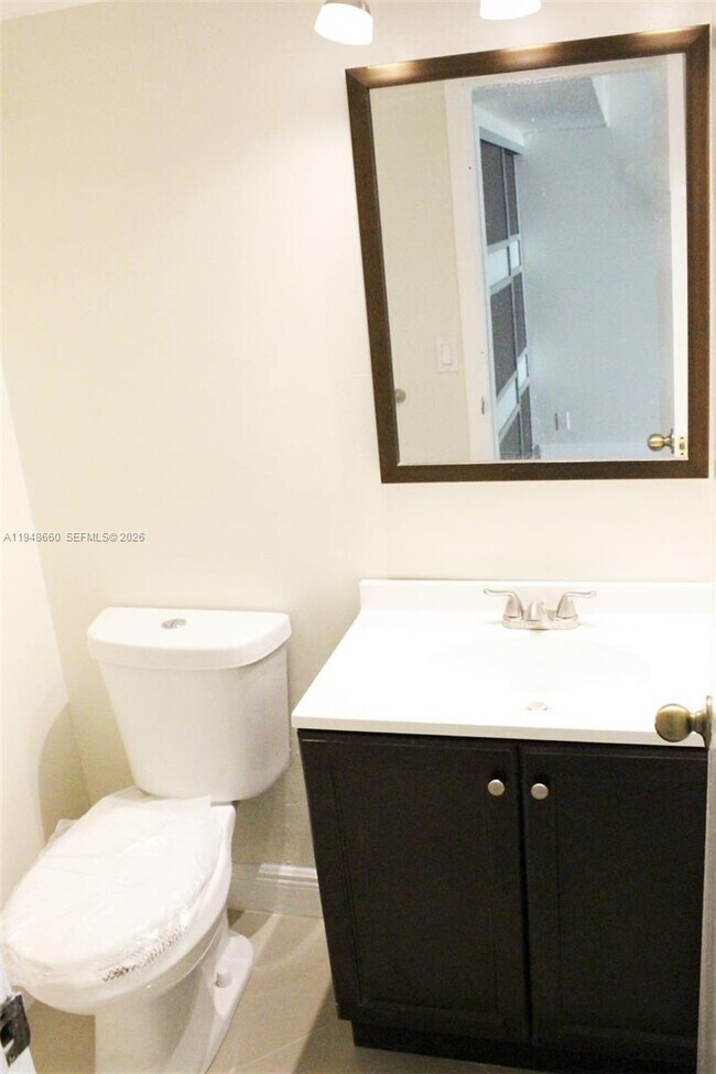 Building Photo - 17011 N Bay Rd