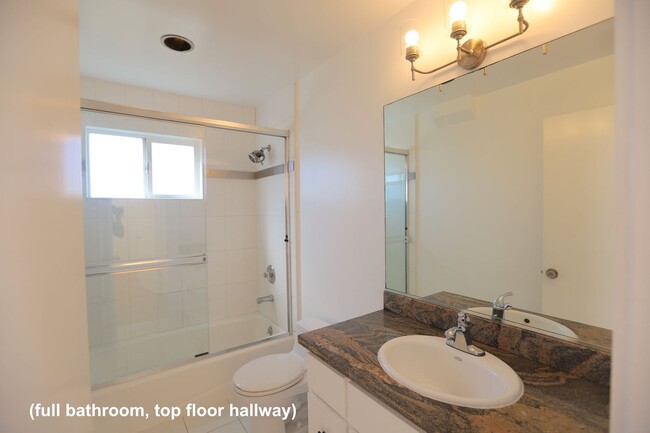 Building Photo - Bayview: Modern Townhome 4 bedroom 2 1/2 B...